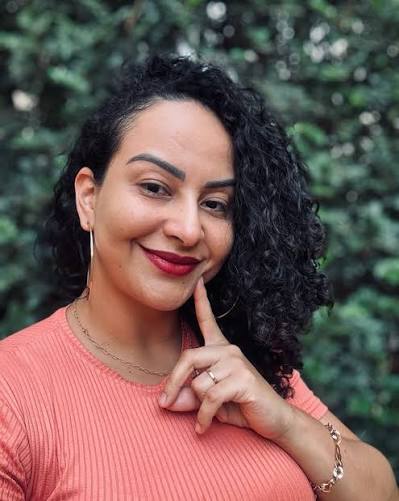 Profa. Dra. Gracyeli Santos Souza Guarienti